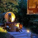 7 Luxury With Cinema كرانز مونتانا
