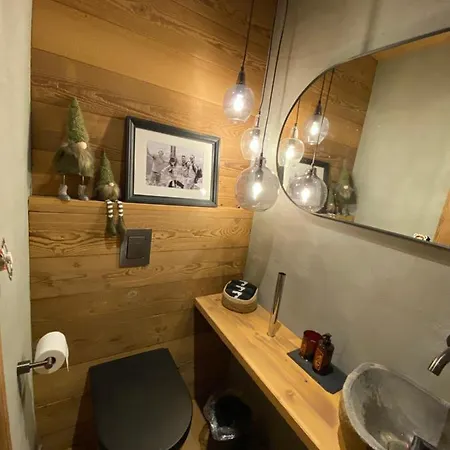 木屋 7 Luxury With Cinema *