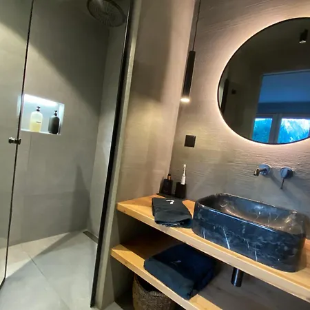 木屋 7 Luxury With Cinema *